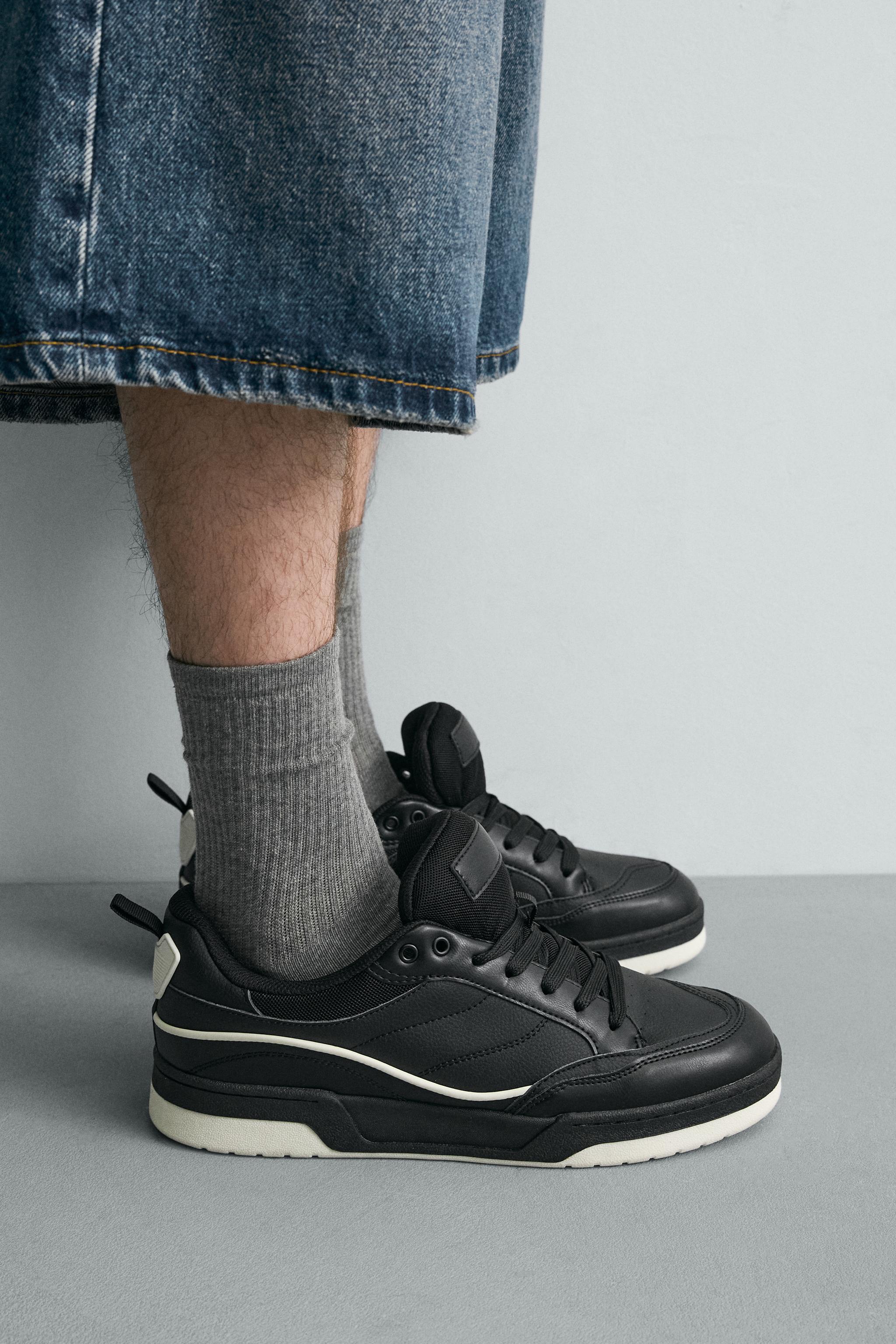 BASKETBALL SNEAKERS
